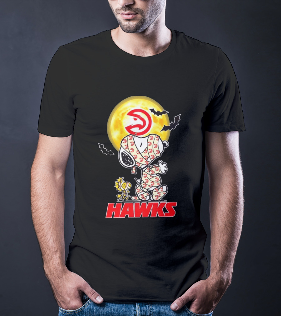 Atlanta Hawks Snoopy Woodstock Mummy Halloween Moon Bats T-Shirt