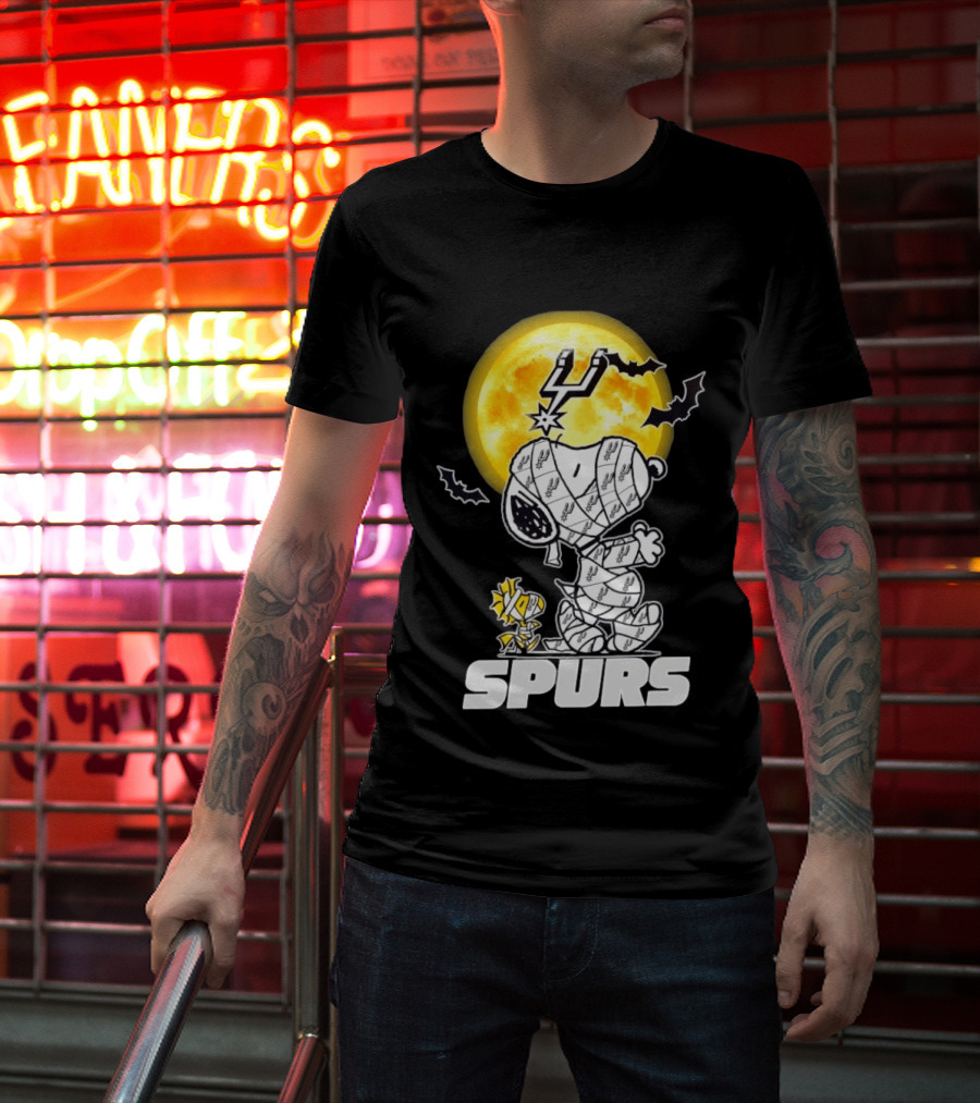 San Antonio Spurs Snoopy Woodstock Halloween Mummy Cosplay T-Shirt
