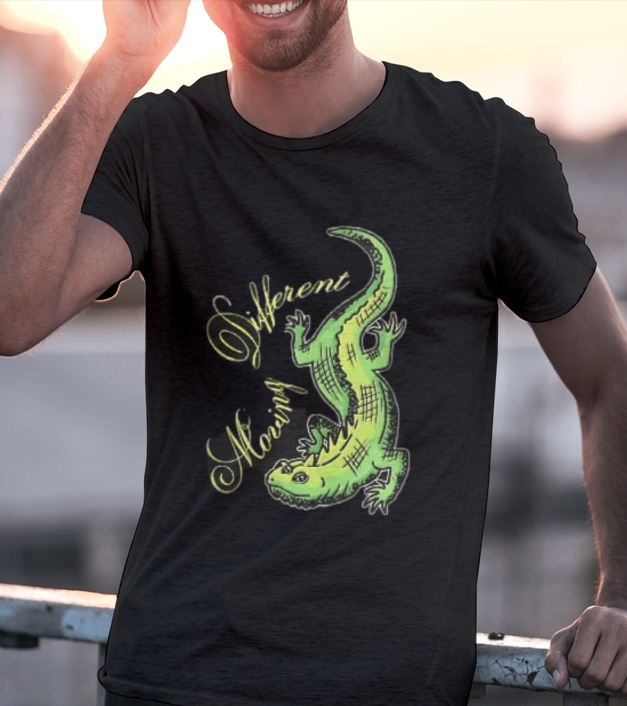 Different Moving Green Lizard Iguana Line Sketch T-Shirt