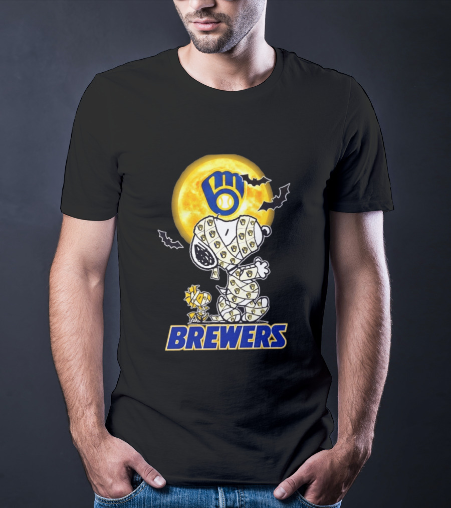 Milwaukee Brewers Snoopy Woodstock Mummy Halloween Moon Bats T-Shirt