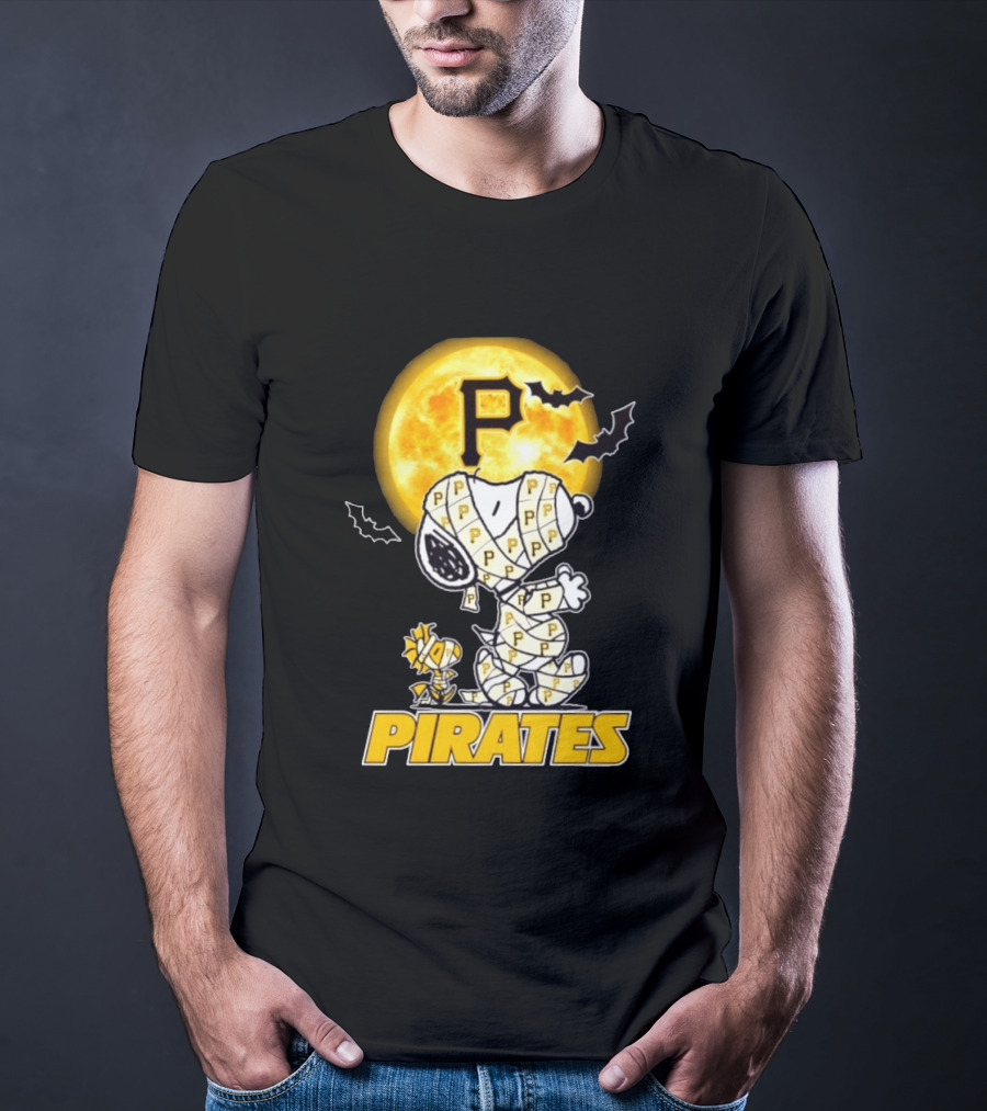 Pittsburgh Pirates Snoopy Woodstock Mummy Halloween Moon Bats T-Shirt