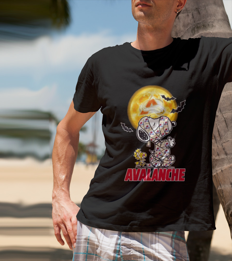 Colorado Avalanche Snoopy Woodstock Halloween Mummy Full Moon Bats T-Shirt