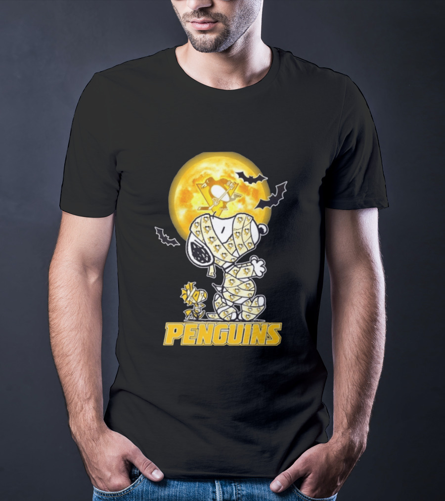 Pittsburgh Penguins Snoopy Woodstock Mummy Halloween Moon Bats T-Shirt