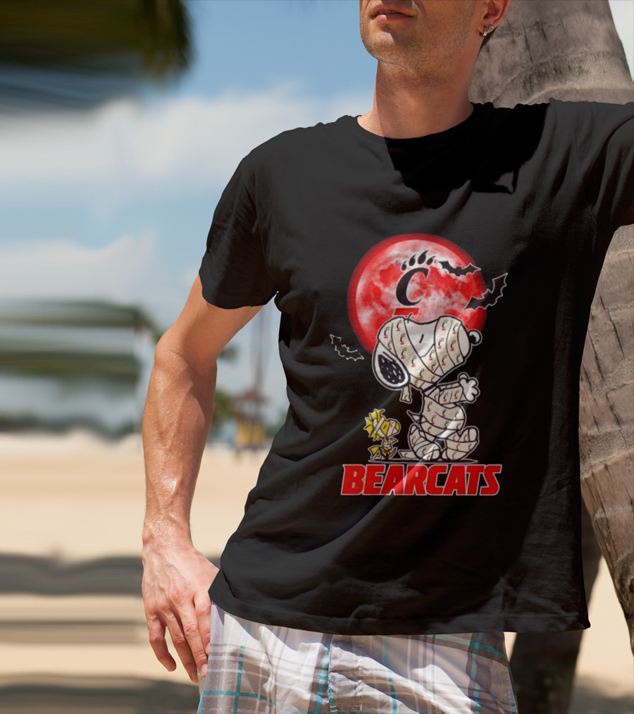 Cincinnati Bearcats Snoopy Woodstock Mummy Halloween Moon T-Shirt
