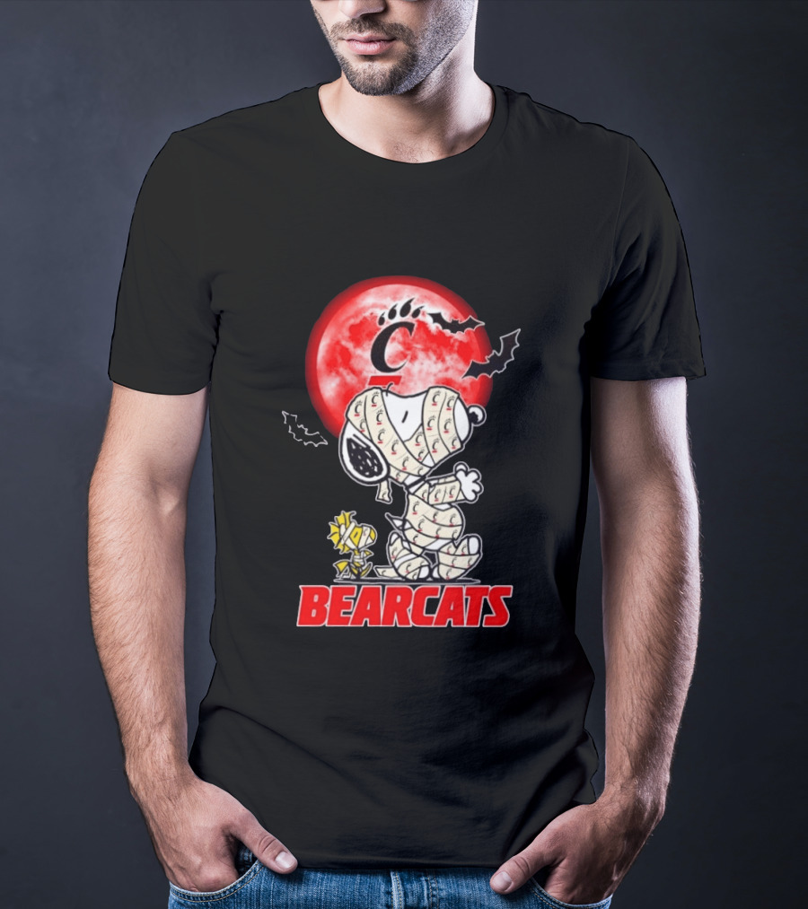 Cincinnati Bearcats Snoopy Woodstock Mummy Halloween Moon T-Shirt