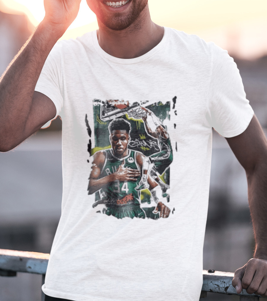 Milwaukee Bucks Giannis Dunking Greek Freak Paint Splatter Collage T-Shirt