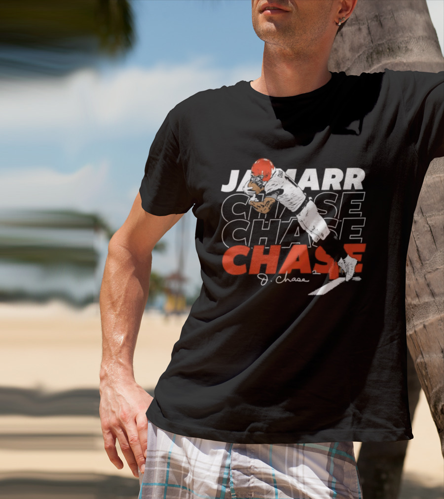 Ja'Marr Chase Cincinnati Bengals Toe Tap Catch Football J. Chase T-Shirt