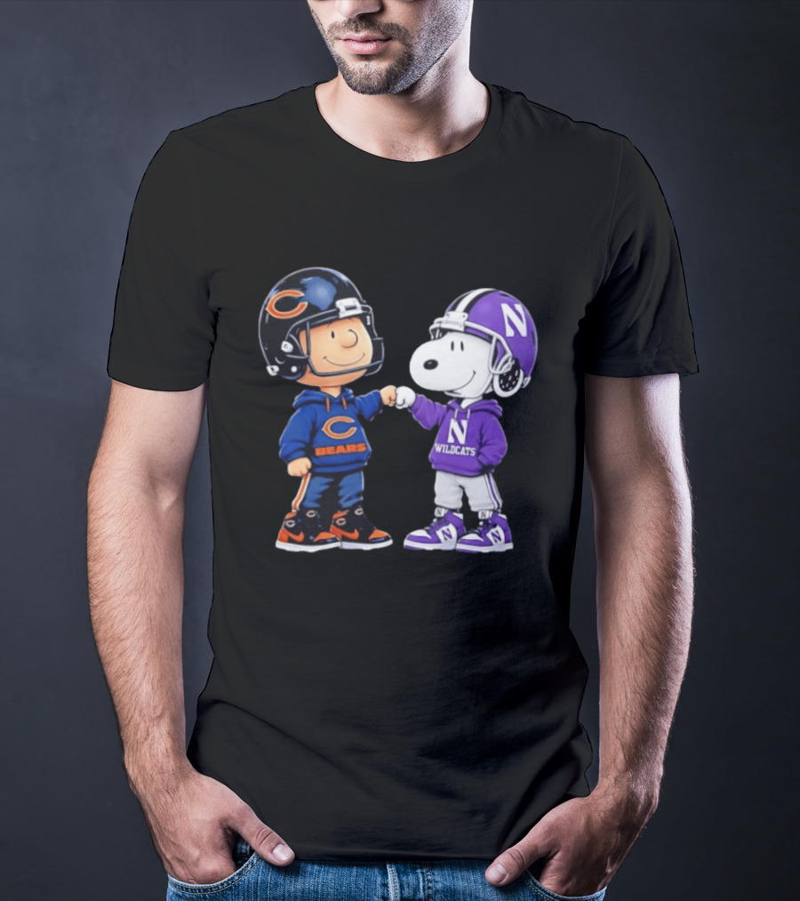 Peanuts Collaboration Chicago Bears Northwestern Wildcats Fist Bump Charlie Brown Snoopy Football Fans T-Shirt