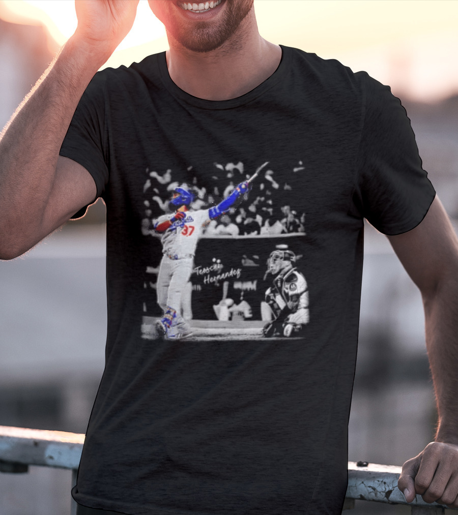 Los Angeles Dodgers Teoscar Hernandez Baseball Player Number 37 Swinging Pose T-Shirt