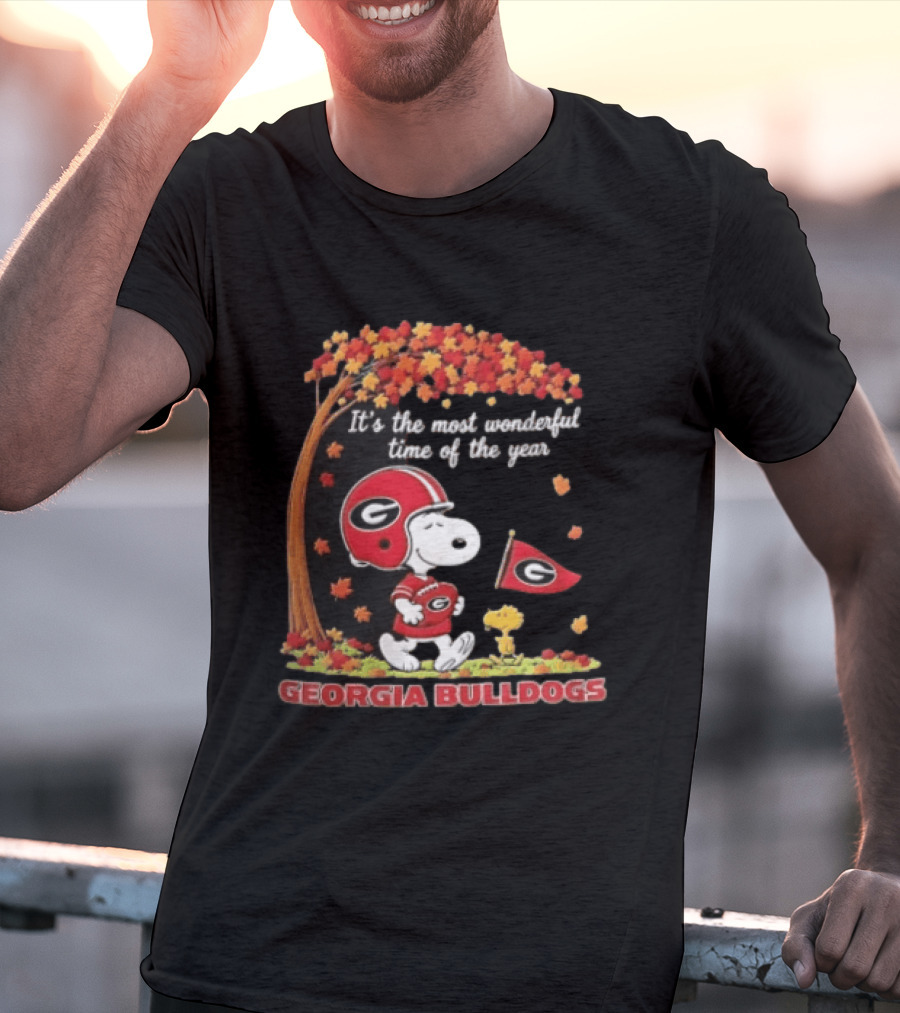 Georgia Bulldogs Snoopy It's The Most Wonderful Time Of The Year Autumn Peanuts Football Fans T-Shirt