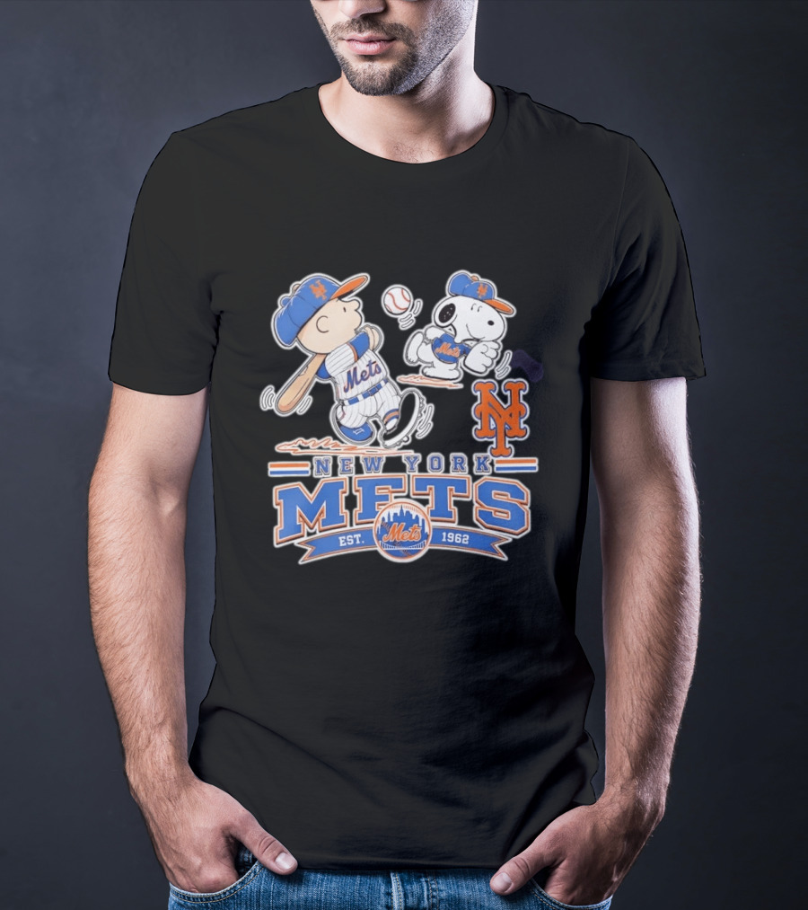 Charlie Brown Snoopy New York Mets Baseball Est 1962 T-Shirt