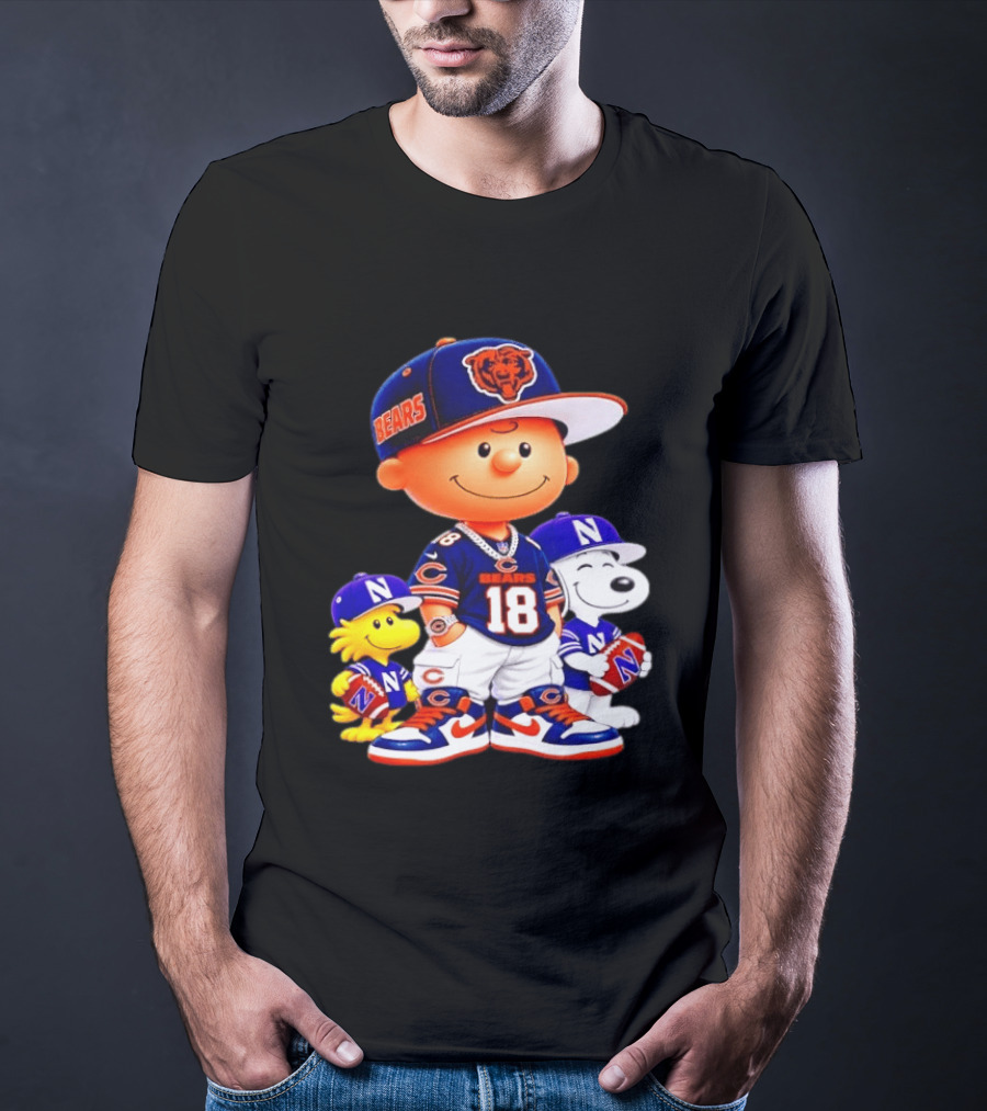 Charlie Brown And Snoopy Chicago Bears 18 With Woodstock In Football Gear T-Shirt