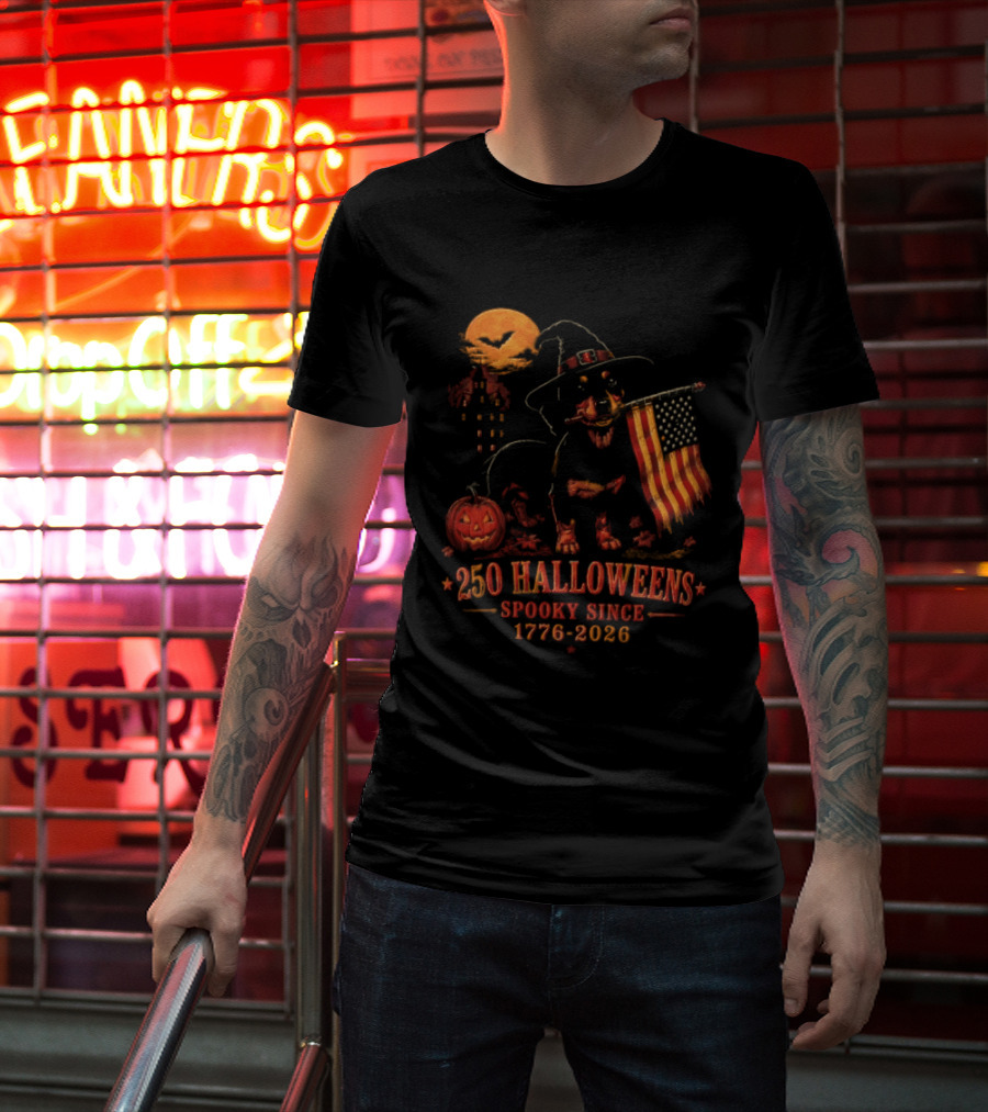 250 Halloweens Spooky Since 1776 2026 Dachshund Dog Lover T-Shirt