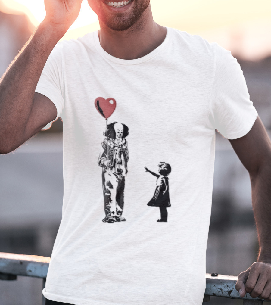 Pennywise Clown And Child With Red Heart Balloon T-Shirt