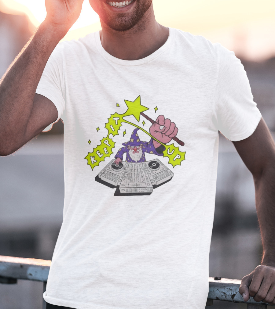Wizard DJ Keep It Up Music Producer DJing Magic Spell Turntable Controller T-Shirt