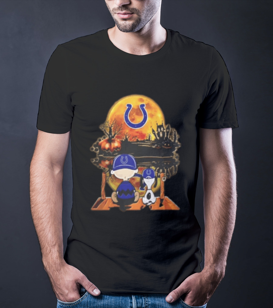 Indianapolis Colts Peanuts Halloween Pumpkin Moonlit Scene Snoopy Charlie Brown T-Shirt