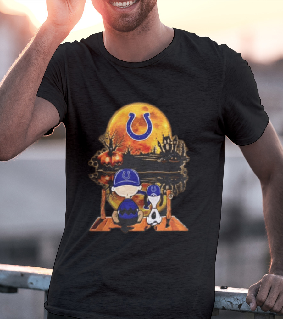 Indianapolis Colts Peanuts Halloween Pumpkin Moonlit Scene Snoopy Charlie Brown T-Shirt