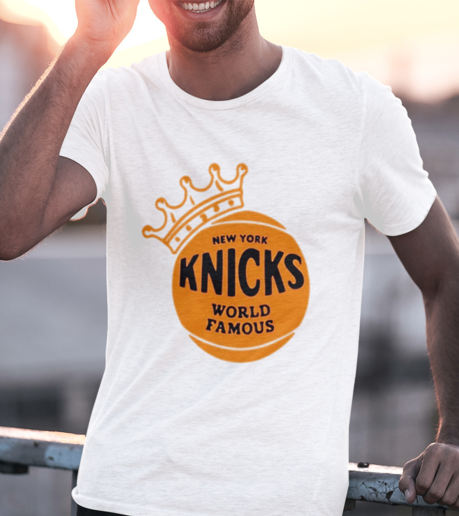 New York Knicks NBA Basketball World Famous Crown T-Shirt