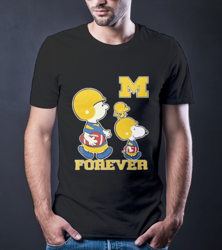 Peanuts Forever Michigan Wolverines M Football Charlie Brown Snoopy Woodstock T-Shirt