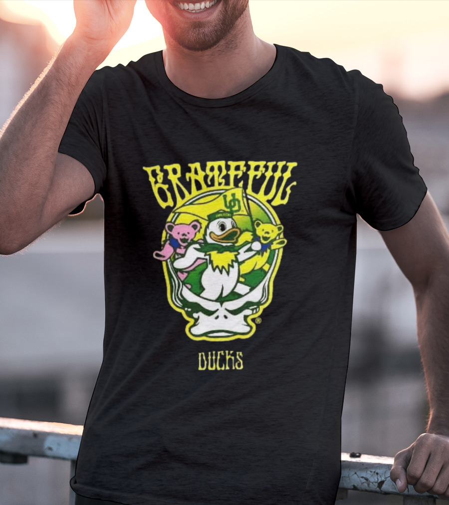 GratefulDucks Oregon Ducks 2025 Football Team Collaboration T-Shirt