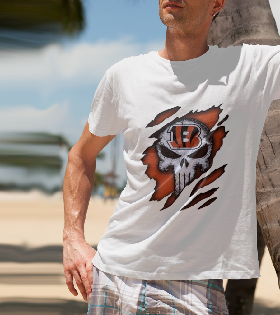 Cincinnati Bengals Punisher Skull Ripped T-Shirt