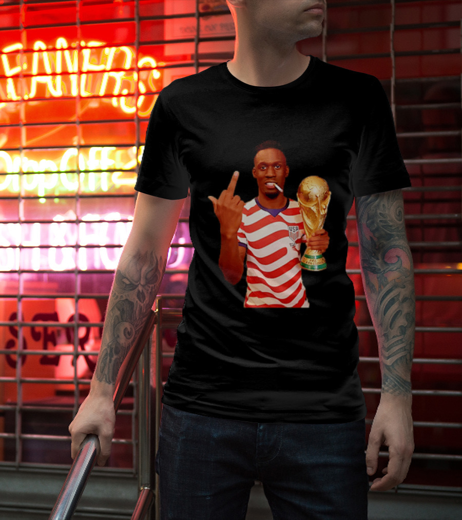 Folarin Balogun USA National Team Smoking Middle Finger World Cup Trophy T-Shirt