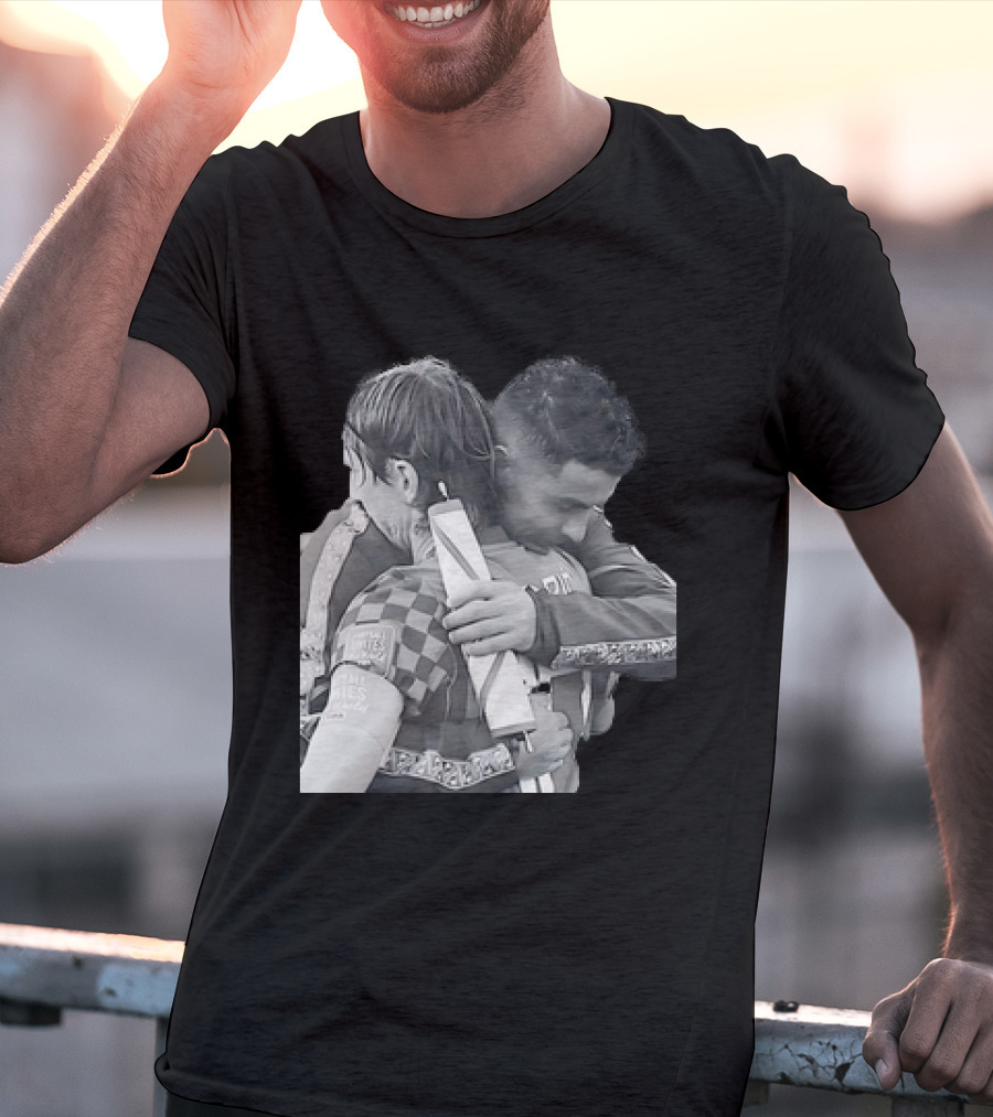 Luka Modric Cristiano Ronaldo Embrace Football Respect UEFA Nations League Croatia Portugal T-Shirt