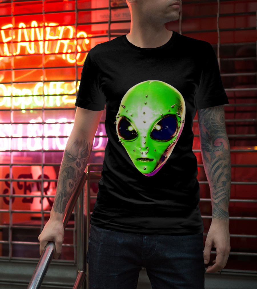Believe Alien Pierced Face Extraterrestrial Iconic Green Martian Head T-Shirt