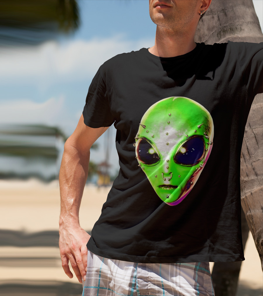Believe Alien Pierced Face Extraterrestrial Iconic Green Martian Head T-Shirt