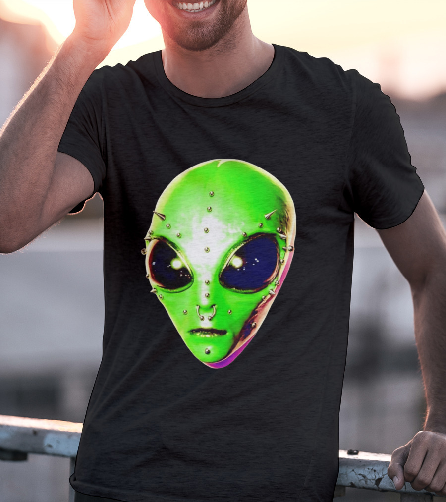 Believe Alien Pierced Face Extraterrestrial Iconic Green Martian Head T-Shirt