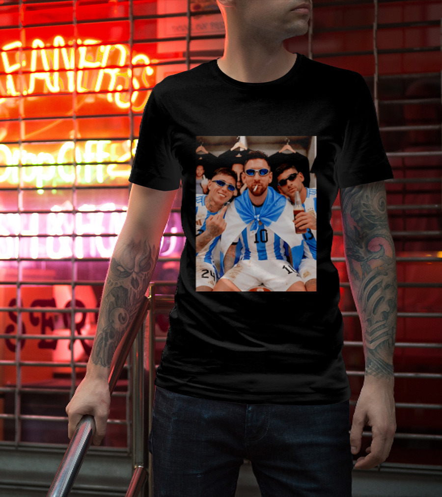 Argentina National Team Lionel Messi Enzo Fernandez Cristian Romero Celebration T-Shirt