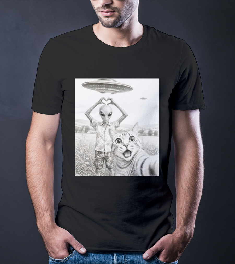 Alien And Cat Selfie UFO Extraterrestrial Meadow Scene T-Shirt