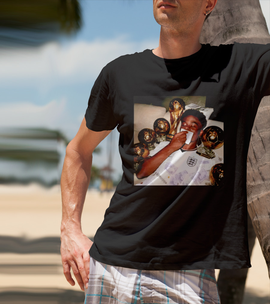 Bukayo Saka England National Team World Cup Trophies And Money T-Shirt