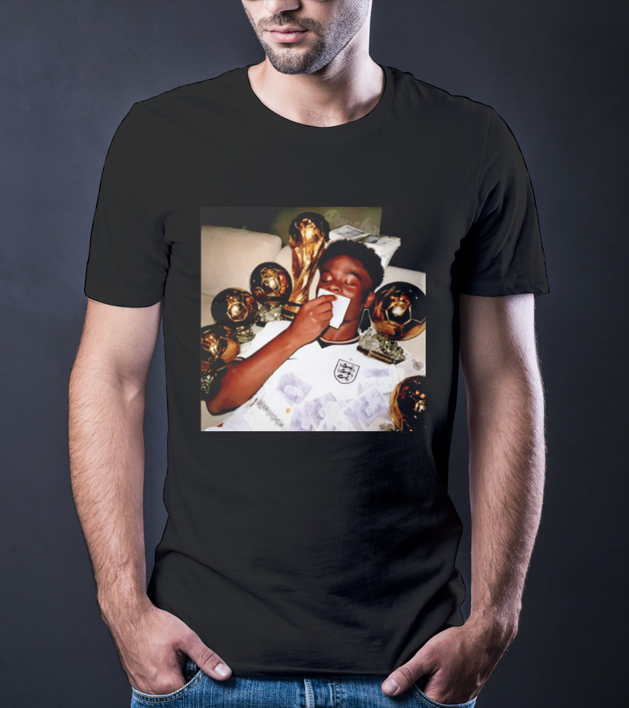 Bukayo Saka England National Team World Cup Trophies And Money T-Shirt