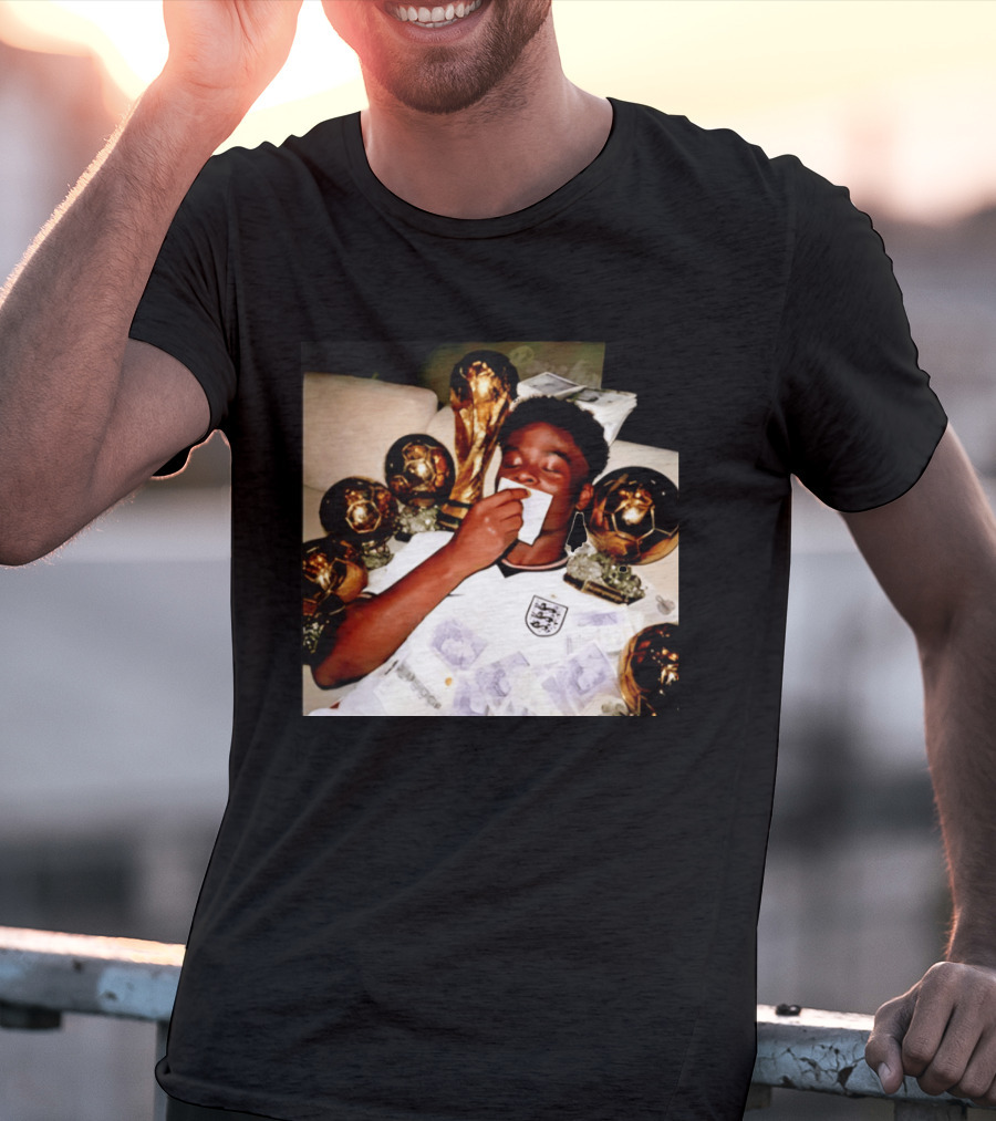 Bukayo Saka England National Team World Cup Trophies And Money T-Shirt
