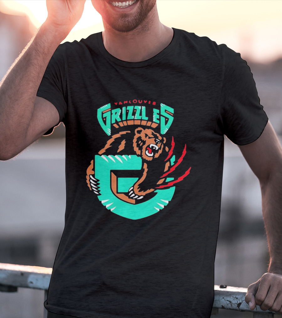 Vancouver Grizzlies Bear Claw Retro Sports Emblem Men's T-Shirt