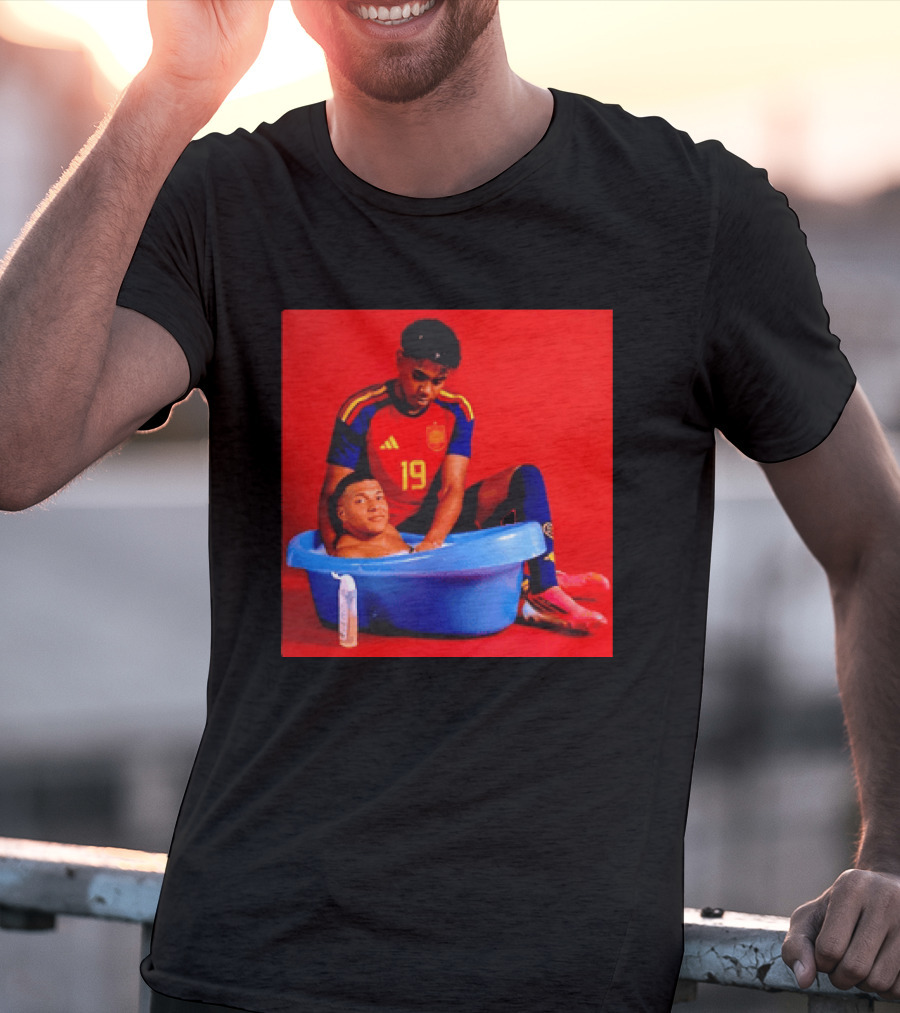 Kylian Mbappe Lamine Yamal Spain Soccer Bath Comedy Scene T-Shirt