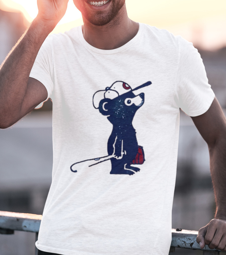 Chicago Cubs Baseball Bear Hitting With Bat And Glove T-Shirt
