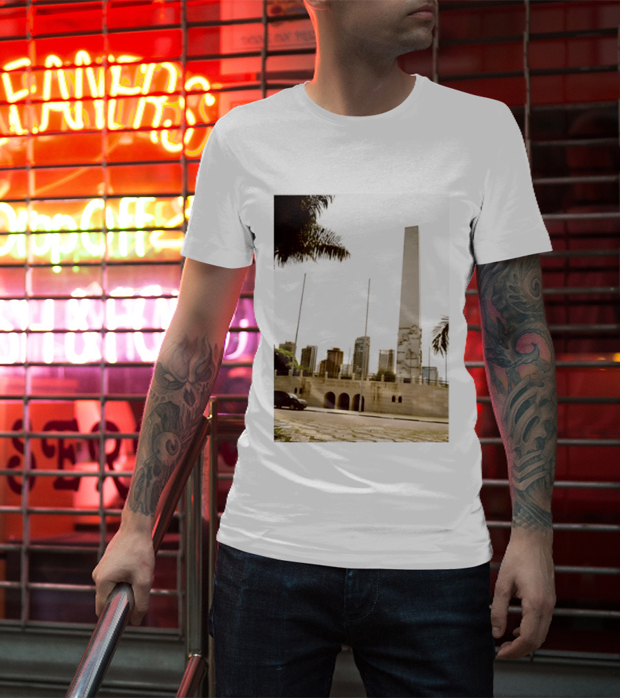 Obelisco Do Ibirapuera M M D C Viveram Pouco Para Morrer Bem Morreram Jovens Historical Monument São Paulo Brazil T-Shirt