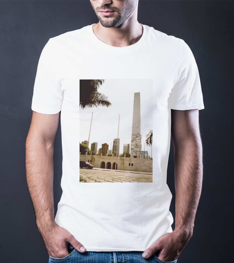 Obelisco Do Ibirapuera M M D C Viveram Pouco Para Morrer Bem Morreram Jovens Historical Monument São Paulo Brazil T-Shirt