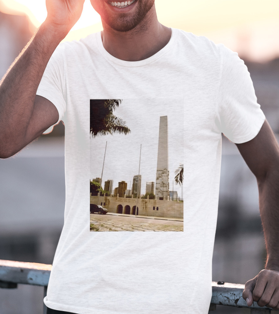 Obelisco Do Ibirapuera M M D C Viveram Pouco Para Morrer Bem Morreram Jovens Historical Monument São Paulo Brazil T-Shirt