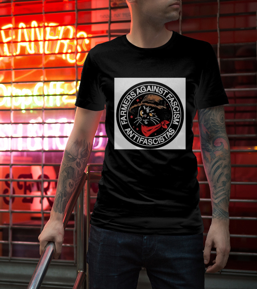 Farmers Against Fascism Antifascistas Cat Straw Hat Red Bandana T-Shirt