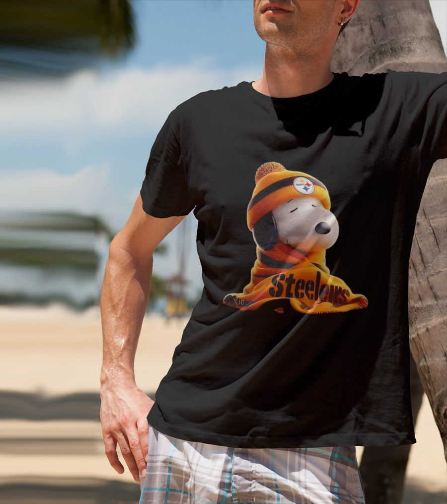 Snoopy Steelers Winter Hat And Scarf T-Shirt