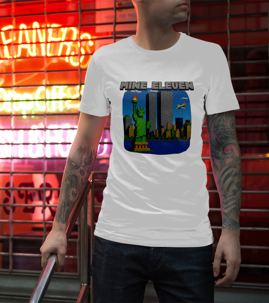 Mine Eleven Pixel City Statue Vector World Twin Towers Scene T-Shirt
