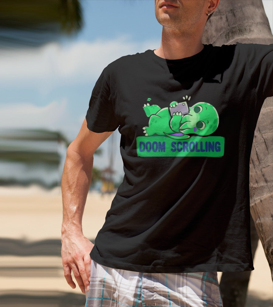 Doom Scrolling Cthulhu Lovecraft Monster With Smartphone T-Shirt