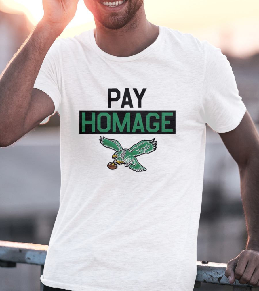 Pay Homage Philadelphia Eagles Football Vintage Eagle Carrying Football T-Shirt