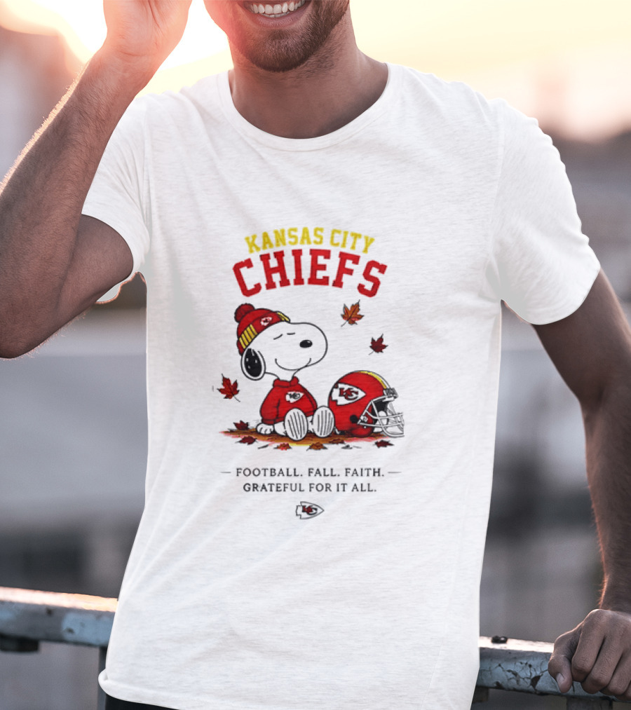 Kansas City Chiefs Snoopy Football Fall Faith Grateful For It All T-Shirt