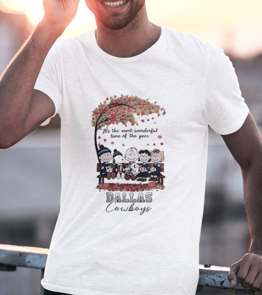 Peanuts Characters It's The Most Wonderful Time Of The Year Dallas Cowboys Autumn Scene T-Shirt