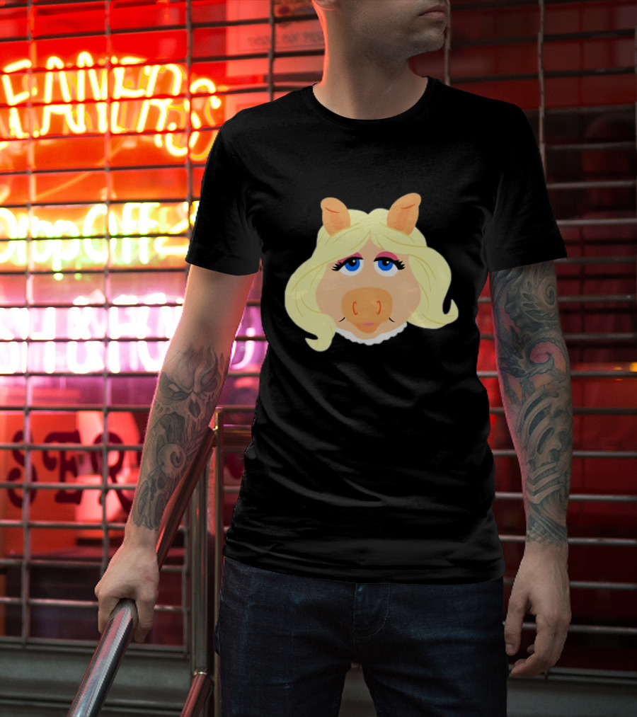 Miss Piggy Iconic Jim Henson's Muppets Character Blonde Hair Blue Eyes T-Shirt