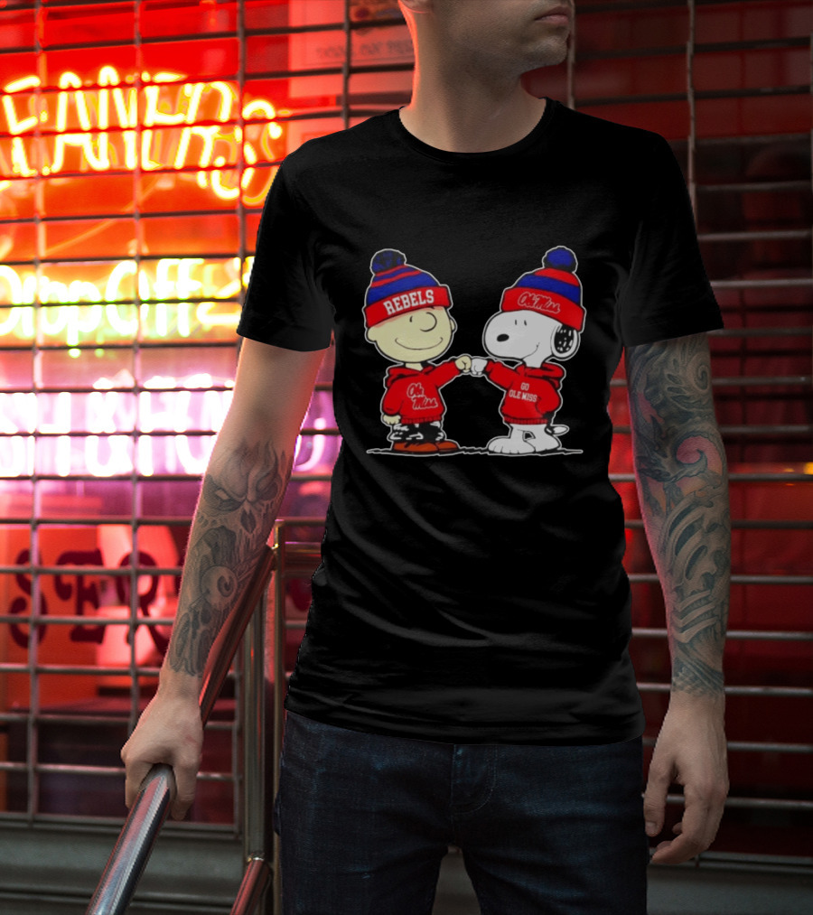 Ole Miss Rebels Snoopy Charlie Brown Fist Bump Go Ole Miss T-Shirt